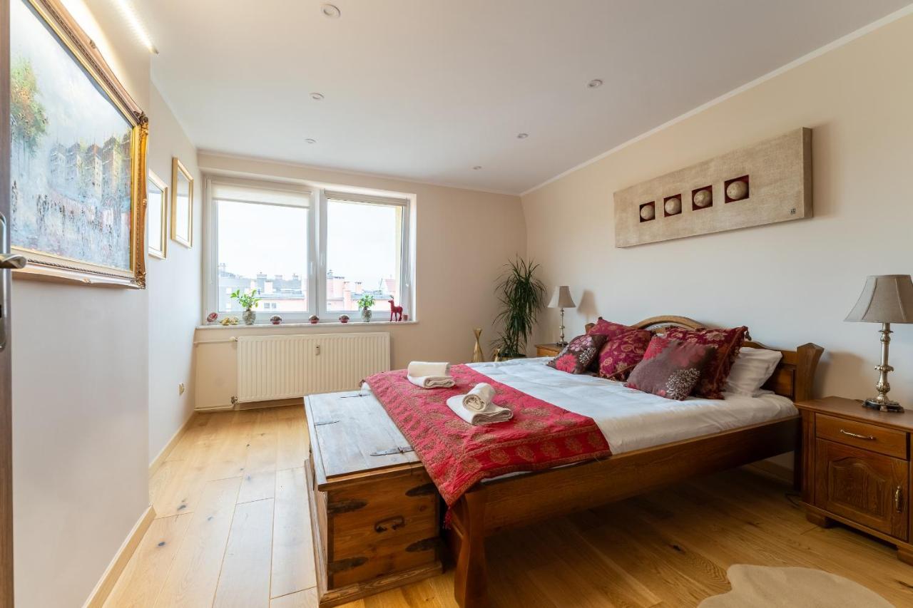 Apartament Zloty Jelonek - 4 Osobowy Na Placu Ratuszowym - Space Apart Jelenia Gora Exterior photo